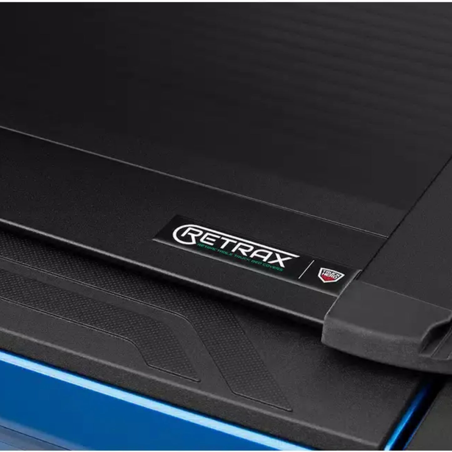 RetraxOne Trax Rail Retractable Boat Cover for Tacoma Double Cab 5.0' 2024-2025 Retrax