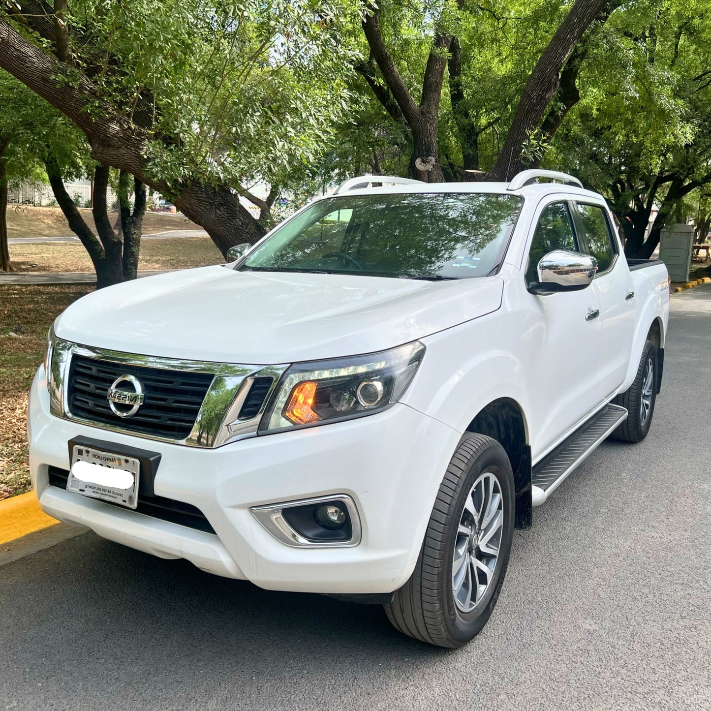 Nissan NP300 Frontier 2.5 Le Diesel Aa 4x4 At 2020