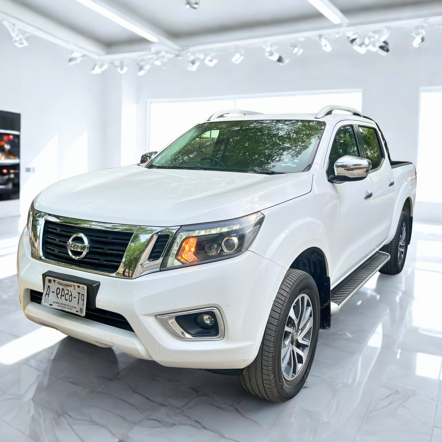 Nissan NP300 Frontier 2.5 Le Diesel Aa 4x4 At 2020