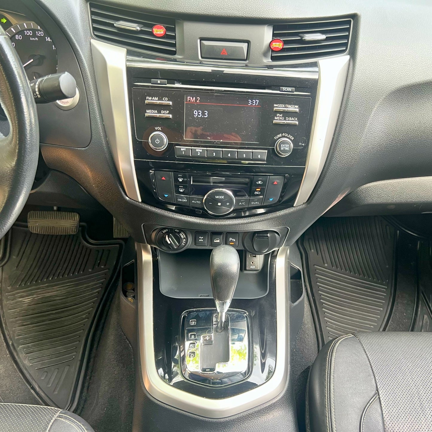 Nissan NP300 Frontier 2.5 Le Diesel Aa 4x4 At 2020