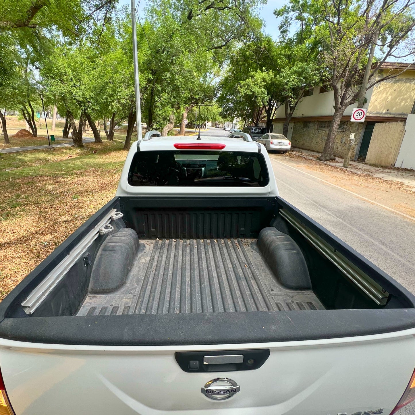 Nissan NP300 Frontier 2.5 Le Diesel Aa 4x4 At 2020