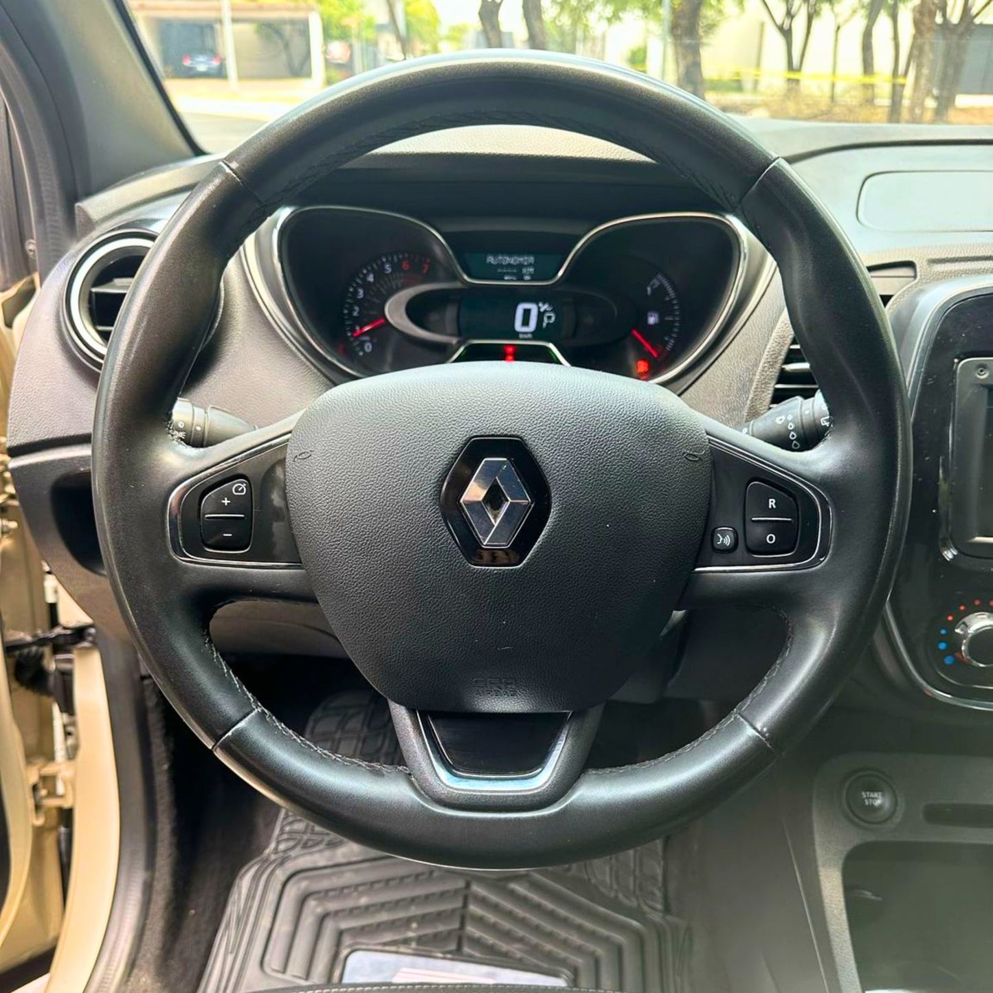 Renault Captur 2.0 Intens At 2020