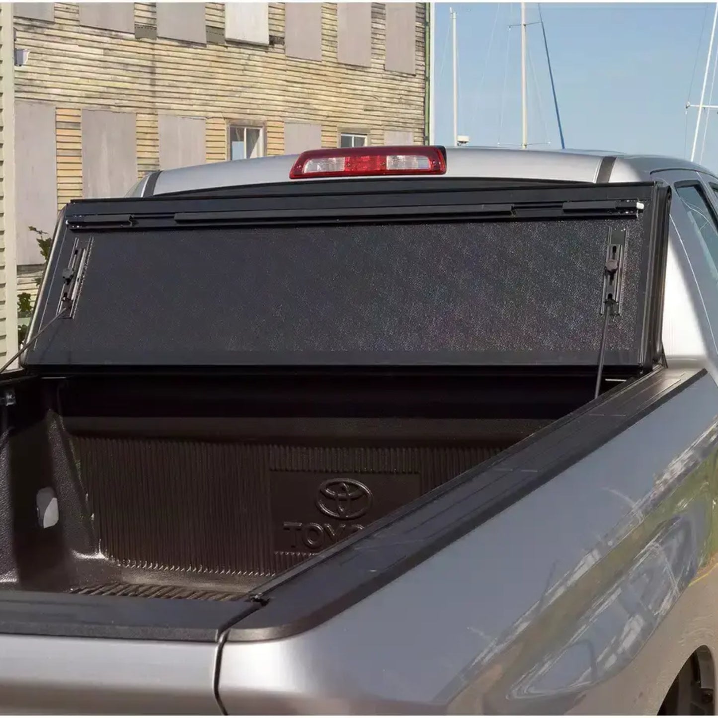 Chevrolet/GMC Rigid Folding Cover 5'8'' Double Cab Mod. 2019+ BAKflip G2