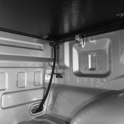 Chevrolet/GMC Rigid Folding Cover 5'8'' Double Cab Mod. 2019+ BAKflip G2