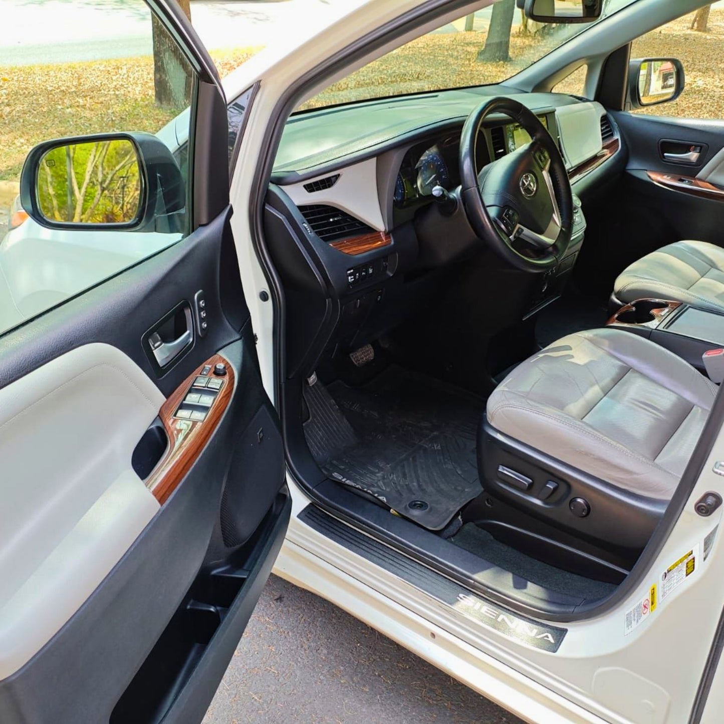 Toyota Sienna 3.5 Limited At 2016