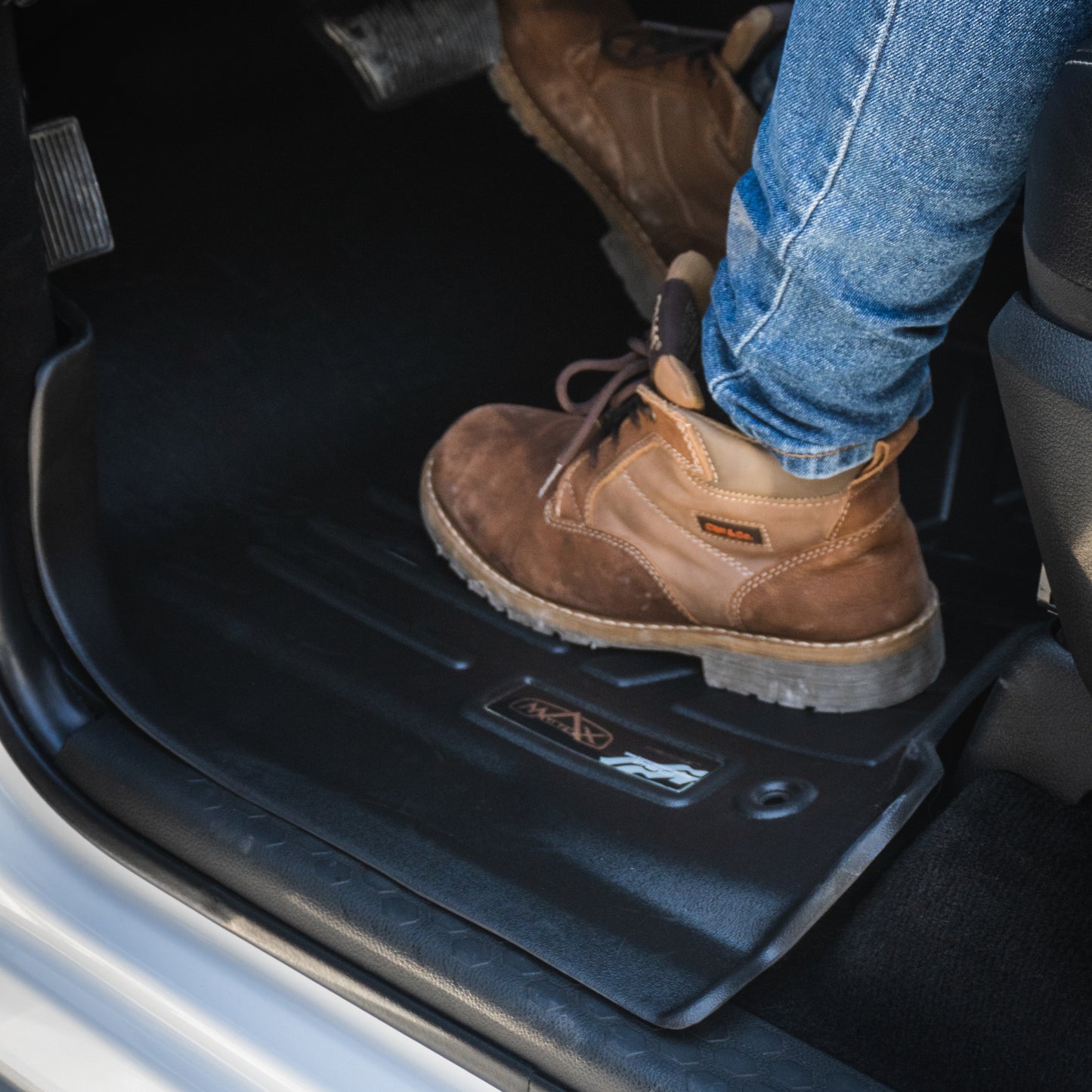 Chrysler Pacifica Mod. 2017-2018 Maxliner Floor Mats